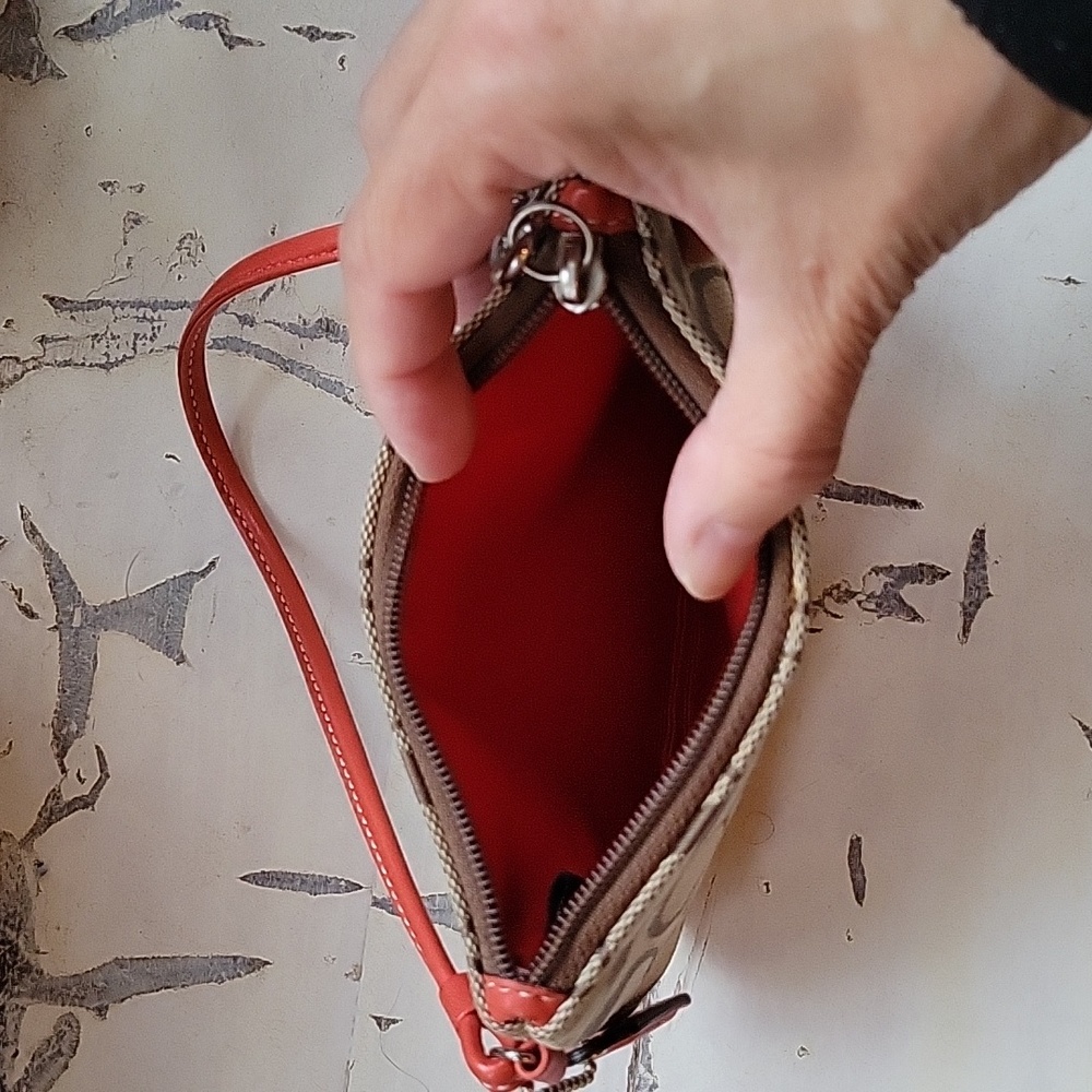 Coach wristlet - Picture 5 of 6